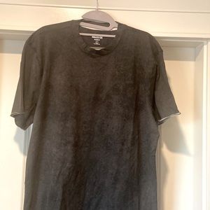 Hollister like new men’s tshirt in two tone colours black/grey.